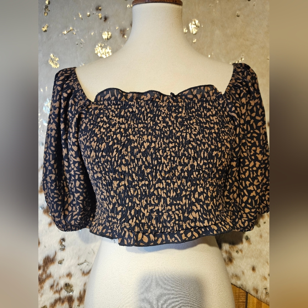 Baevely Large Navy Square Neck Bubble Sleeve Crop Top